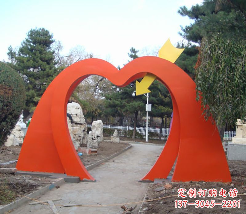 开封不锈钢拱门雕塑给空间增添灵动之美