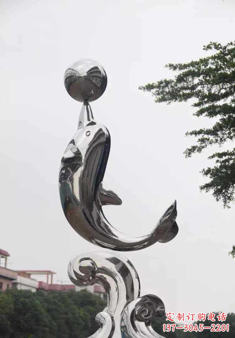 开封海豚雕塑增添不锈钢广场的魅力