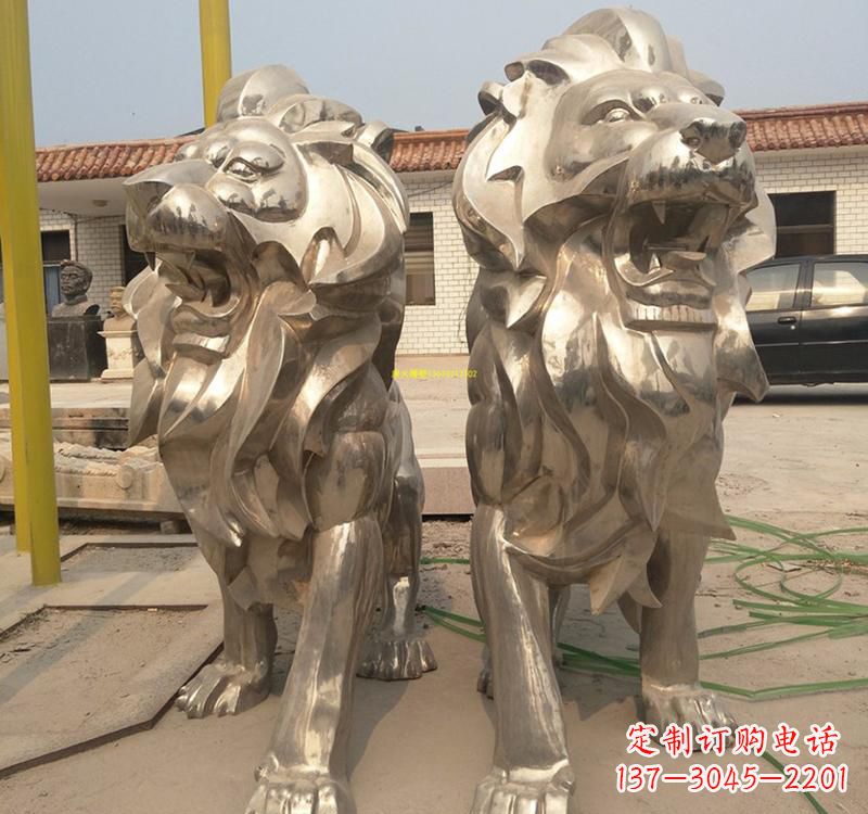 开封不锈钢狮子雕塑象征力量与勇气