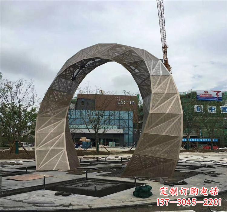 开封不锈钢拱门雕塑精美外观,古典气息