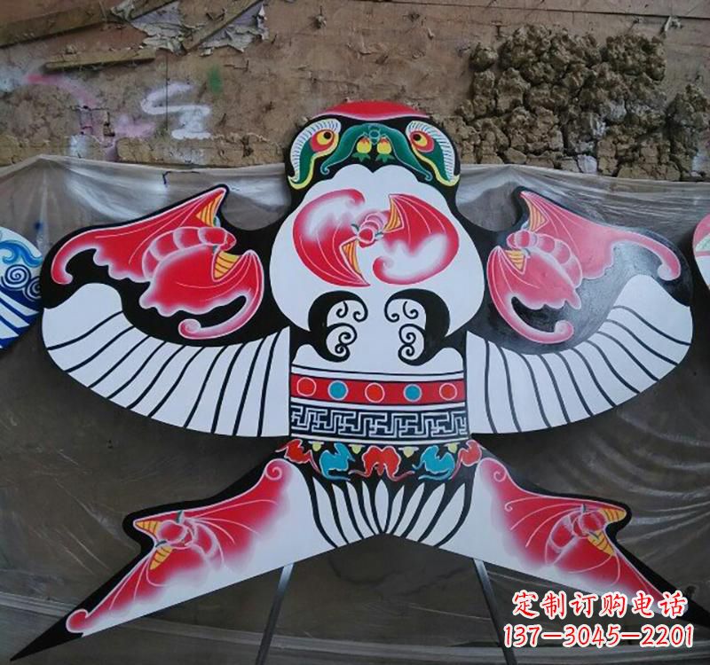 开封精美的凤凰雕塑