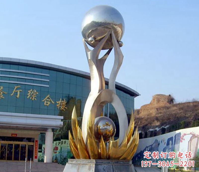 开封不锈钢荷叶托球雕塑艺术之美