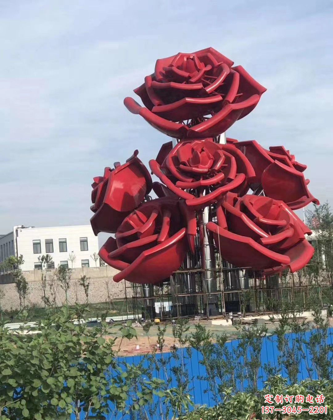 开封不锈钢玫瑰雕塑象征爱与美