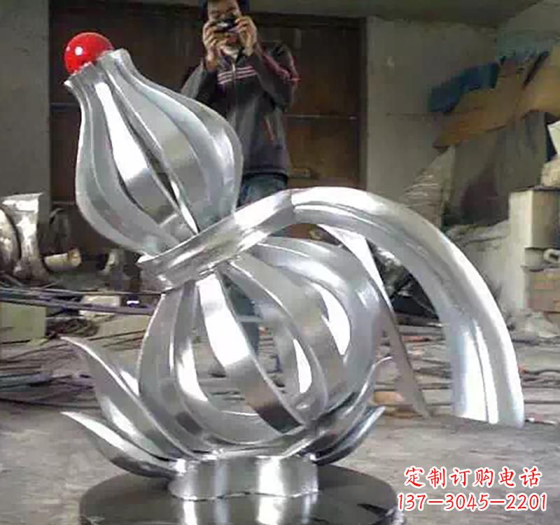 开封不锈钢葫芦雕塑2