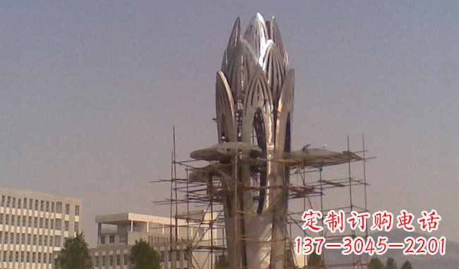 开封不锈钢火炬雕塑精致而又耐用