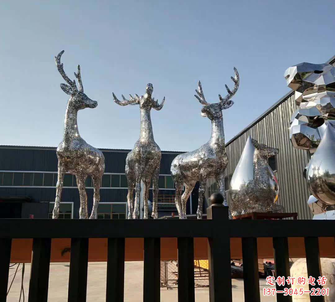 开封不锈钢梅花鹿雕塑给空间增添优雅气息