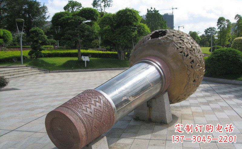 开封“铸就记忆的不锈钢话筒雕塑”