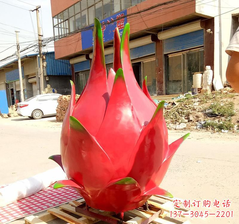 开封精美不锈钢火龙果雕塑