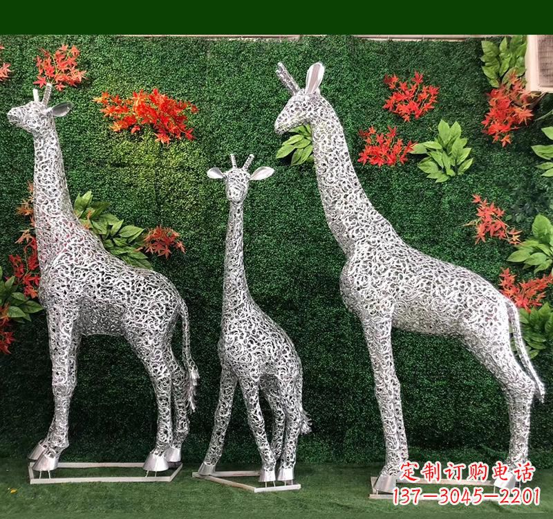 开封不锈钢几何长颈鹿雕塑