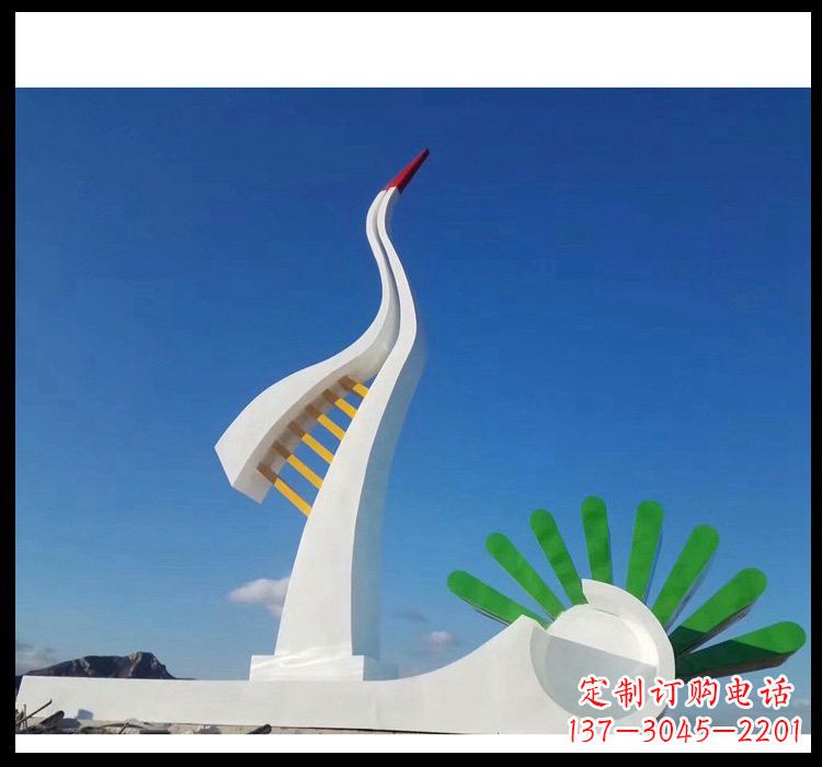 开封不锈钢景区抽象仙鹤和松树雕塑