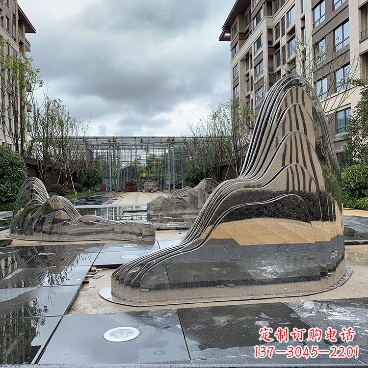 开封不锈钢镜面假山雕塑给城市带来灵动之美
