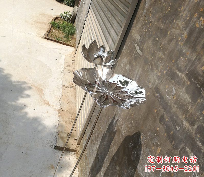 开封不锈钢镜面荷花荷叶公园雕塑