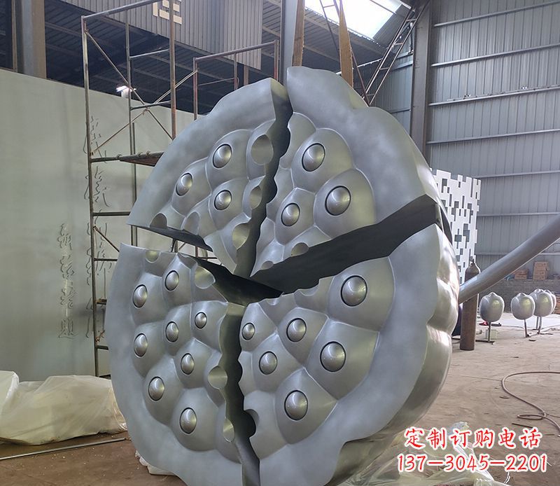 开封不锈钢莲蓬雕塑精美外形 引人入胜