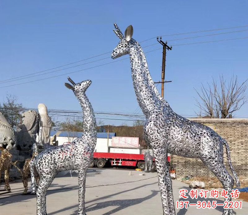 开封不锈钢镂空长颈鹿雕塑