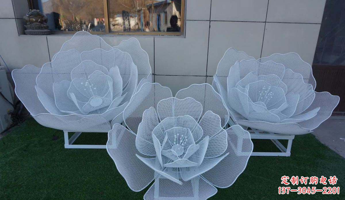 开封不锈钢荷花雕塑一种精美而经久不衰的艺术品