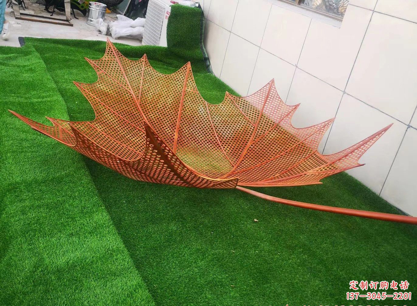 开封镂空树叶雕塑精彩细节点缀着精美自然风景