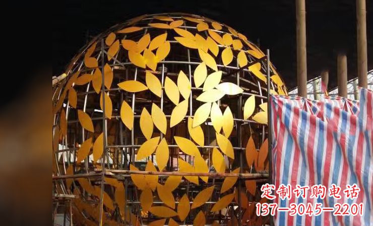 开封不锈钢镂空树叶雕塑——精美绝伦