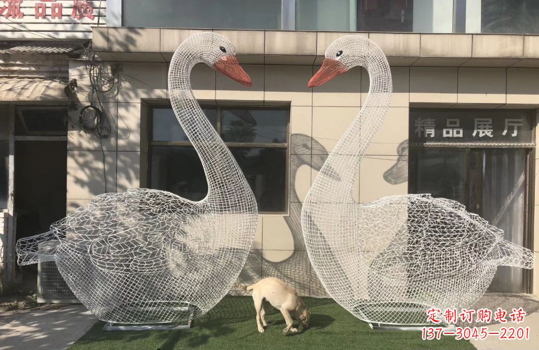 开封不锈钢镂空天鹅雕塑户外摆件