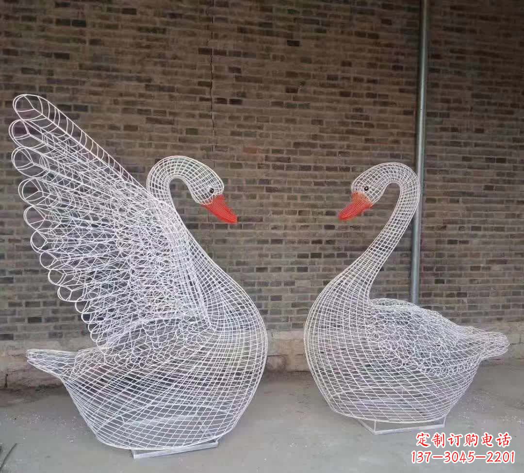 开封不锈钢镂空天鹅雕塑——美丽动人