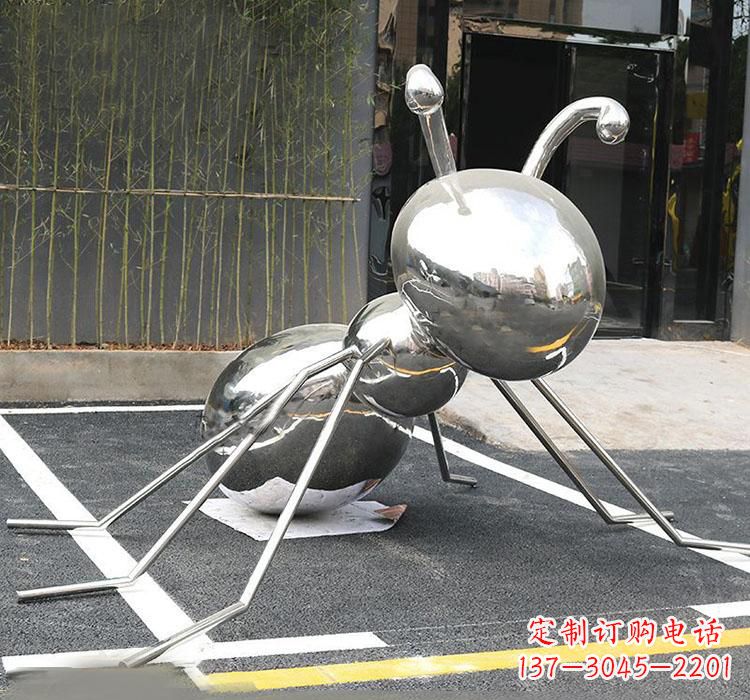 开封不锈钢蚂蚁雕塑象征着勤劳与坚毅