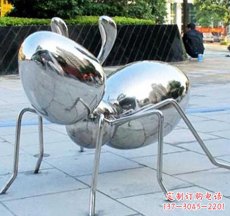 开封不锈钢蚂蚁雕塑一座象征努力的艺术作品