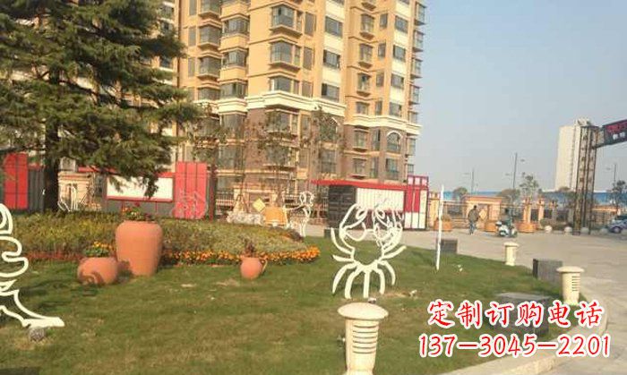 开封不锈钢螃蟹雕塑精致美观的艺术之作