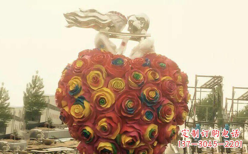 开封浪漫之美——不锈钢情侣结婚雕塑