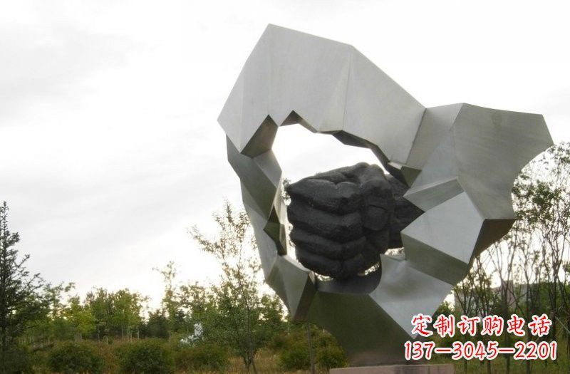 开封不锈钢拳头雕塑雕刻象征勇气和力量