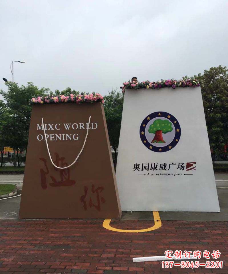 开封不锈钢购物袋雕塑给城市景观带来新的灵感