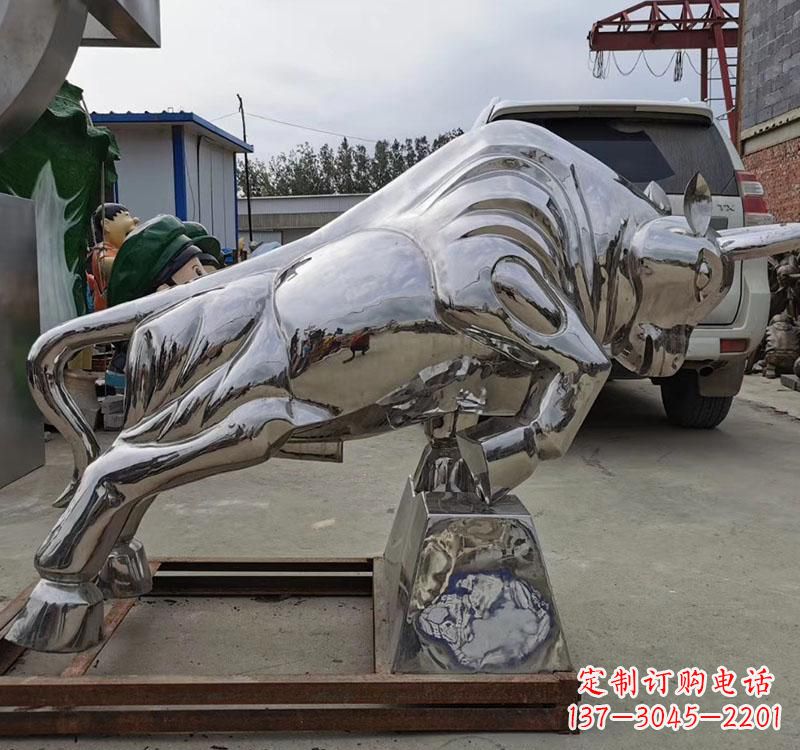 开封不锈钢拓荒牛雕塑象征勇敢和拼搏