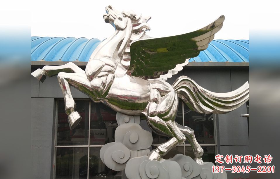 开封不锈钢踏祥云的飞马雕塑