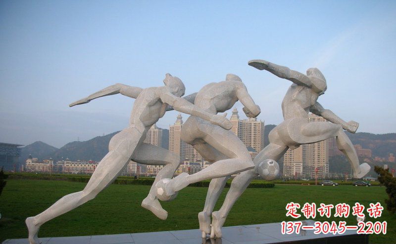 开封足球雕塑给公园景观增色