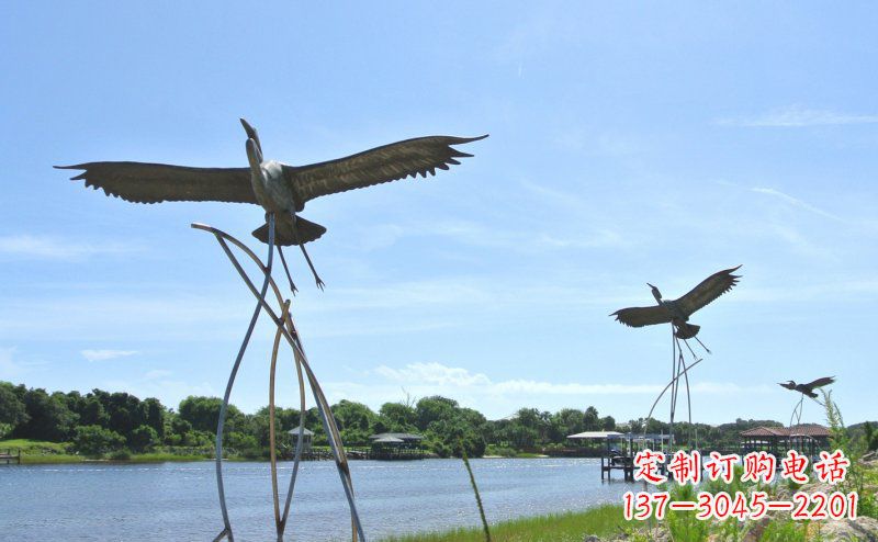 开封不锈钢仙鹤雕塑象征着自由之美