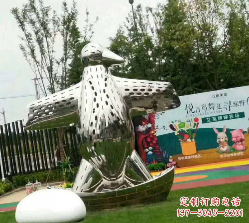 开封不锈钢现代企鹅雕塑
