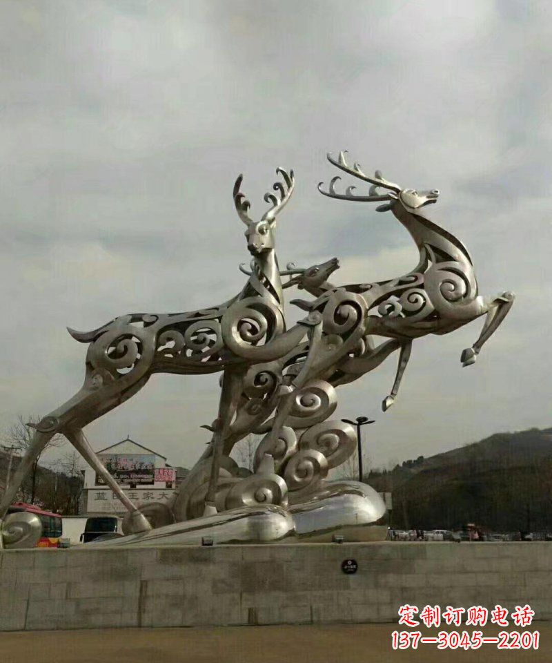 开封梅花鹿雕塑——祥云梅花鹿广场的标志