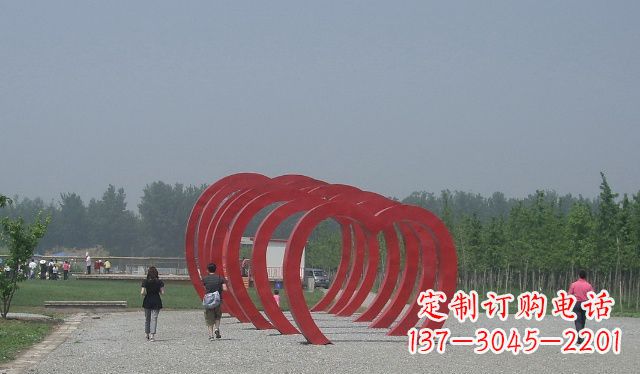 开封不锈钢心形拱门雕塑美丽而神圣