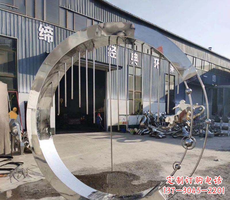 开封不锈钢旋转流水圆环雕塑