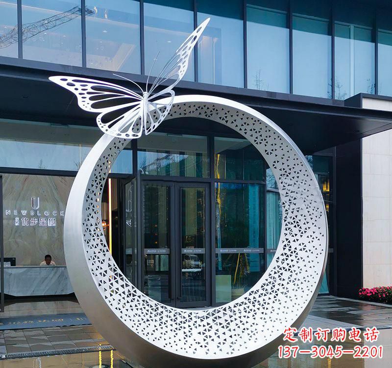 开封不锈钢园林戒指雕塑
