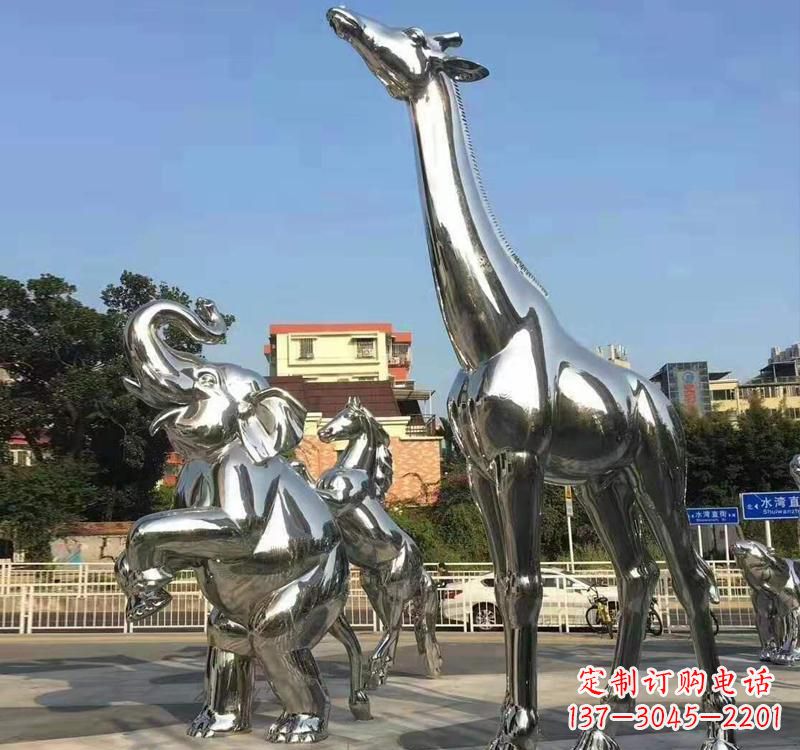 开封长颈鹿雕塑精美而优雅