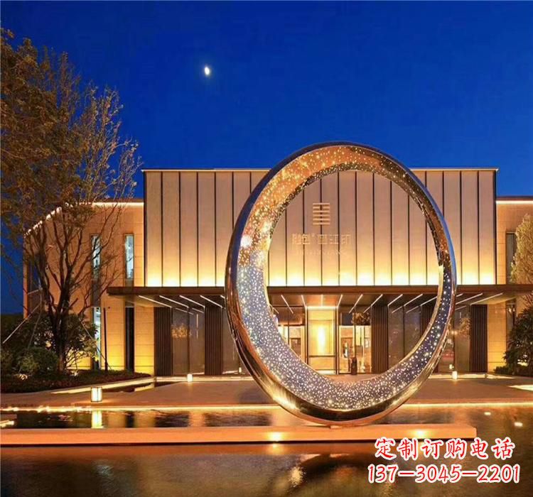 开封不锈钢圆环雕塑2