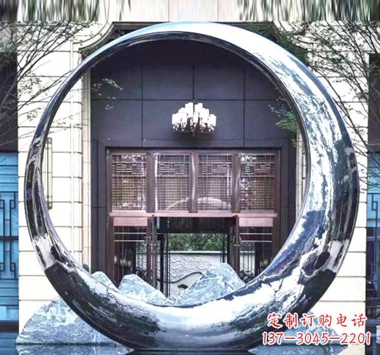 开封精美的不锈钢圆环雕塑