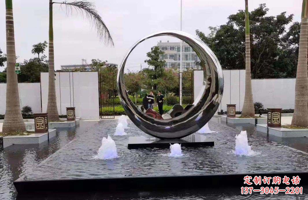 开封不锈钢圆环景观喷泉雕塑