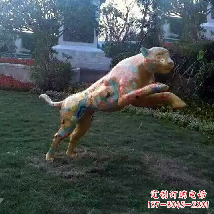 开封豹子玻璃钢雕塑——精美动物摆件