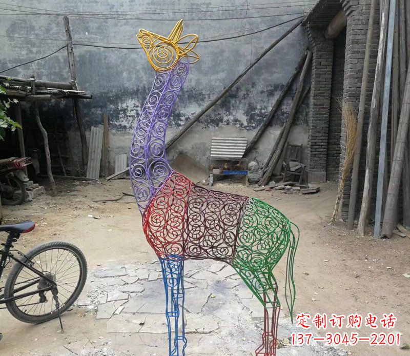 开封彩色不锈钢镂空梅花鹿雕塑——精美艺术品
