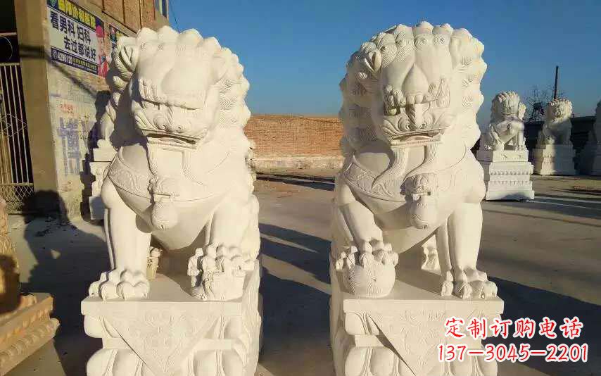开封踩球狮子石雕塑