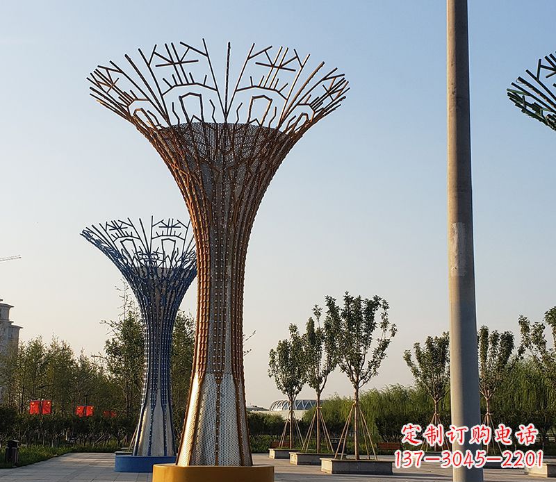 开封城市景观的点缀——不锈钢树叶雕塑