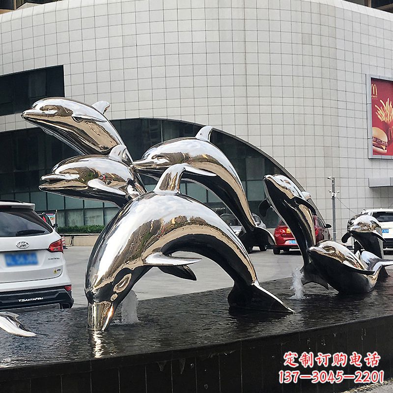 开封海豚雕塑点亮城市商场的不锈钢镜面水景