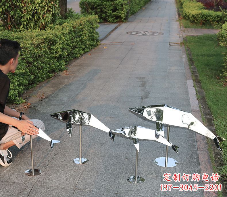 开封抽象不锈钢海豚雕塑