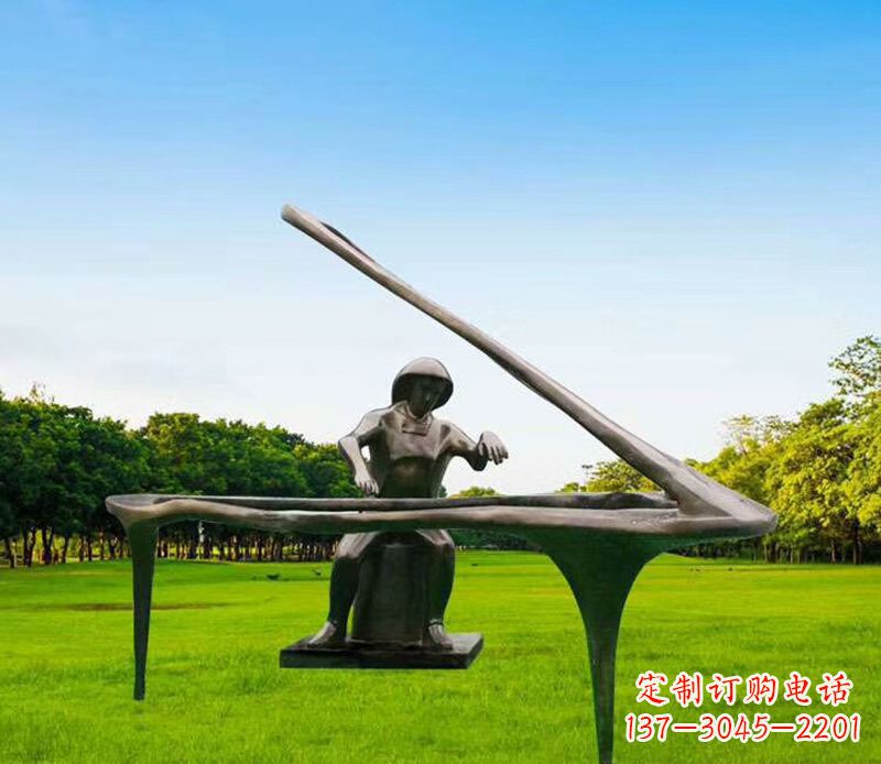 开封钢琴之音铸成雕塑