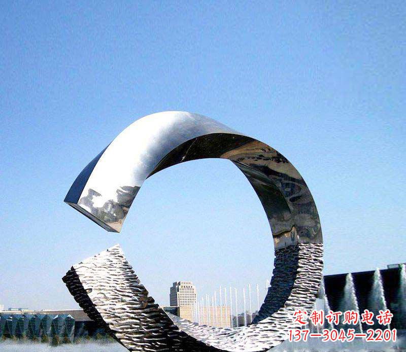 开封抽象镜面圆环不锈钢雕塑